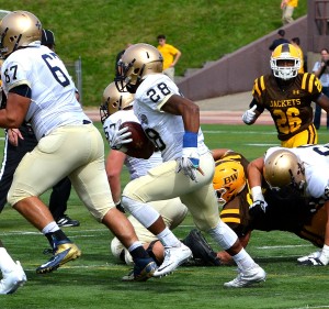 Sophomore Arin Pruitt (Sheffield Lake/Brookside) had a game-high 114 rushing yards in 19 attempts and a TD for the Blue Streaks. Photo – Ryan Kaczmarski