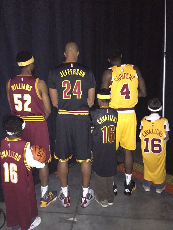 Cleveland Cavaliers uniform history: Wine and gold, black and blue