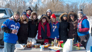 tailgating-friends