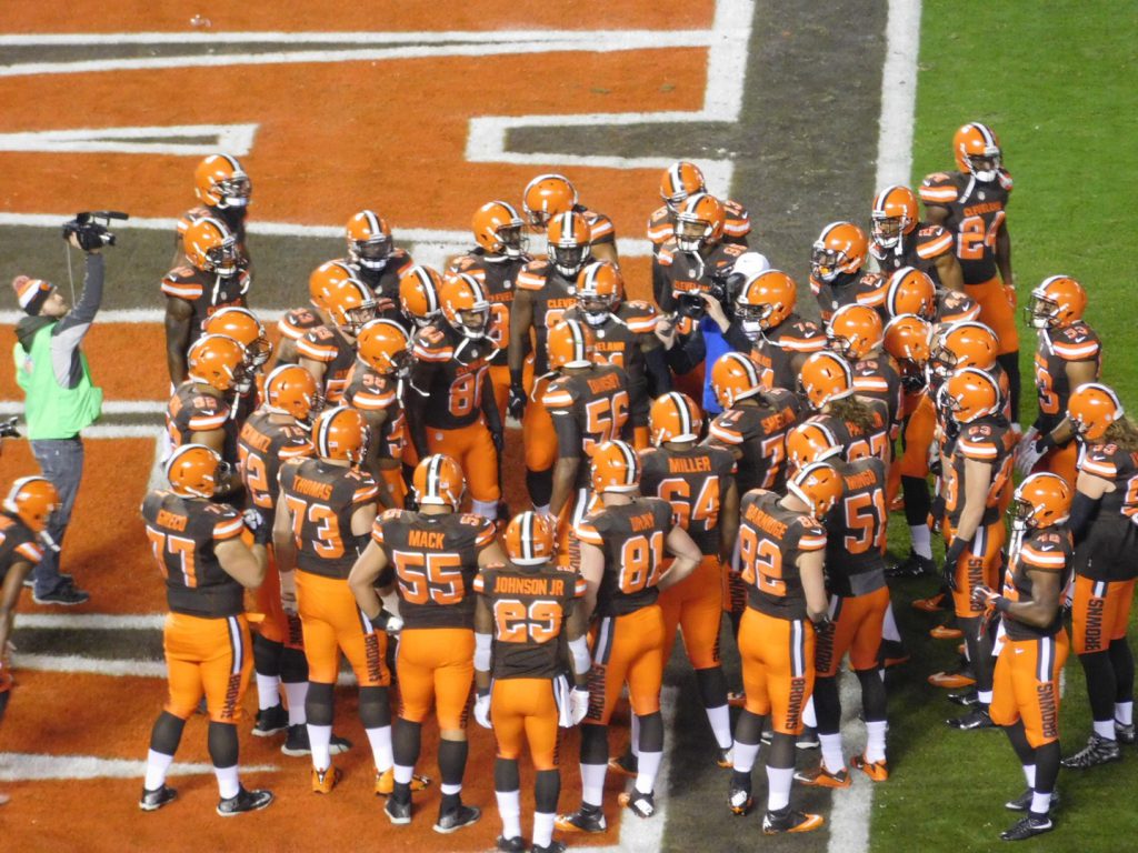 Browns huddle 