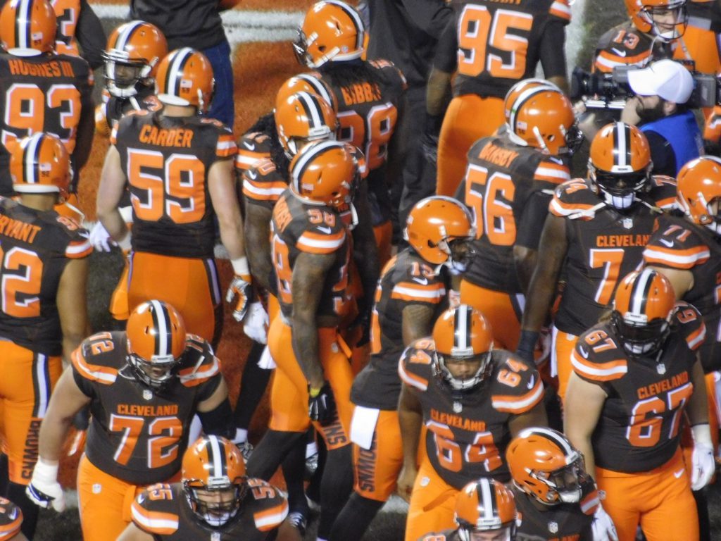 Browns huddle 