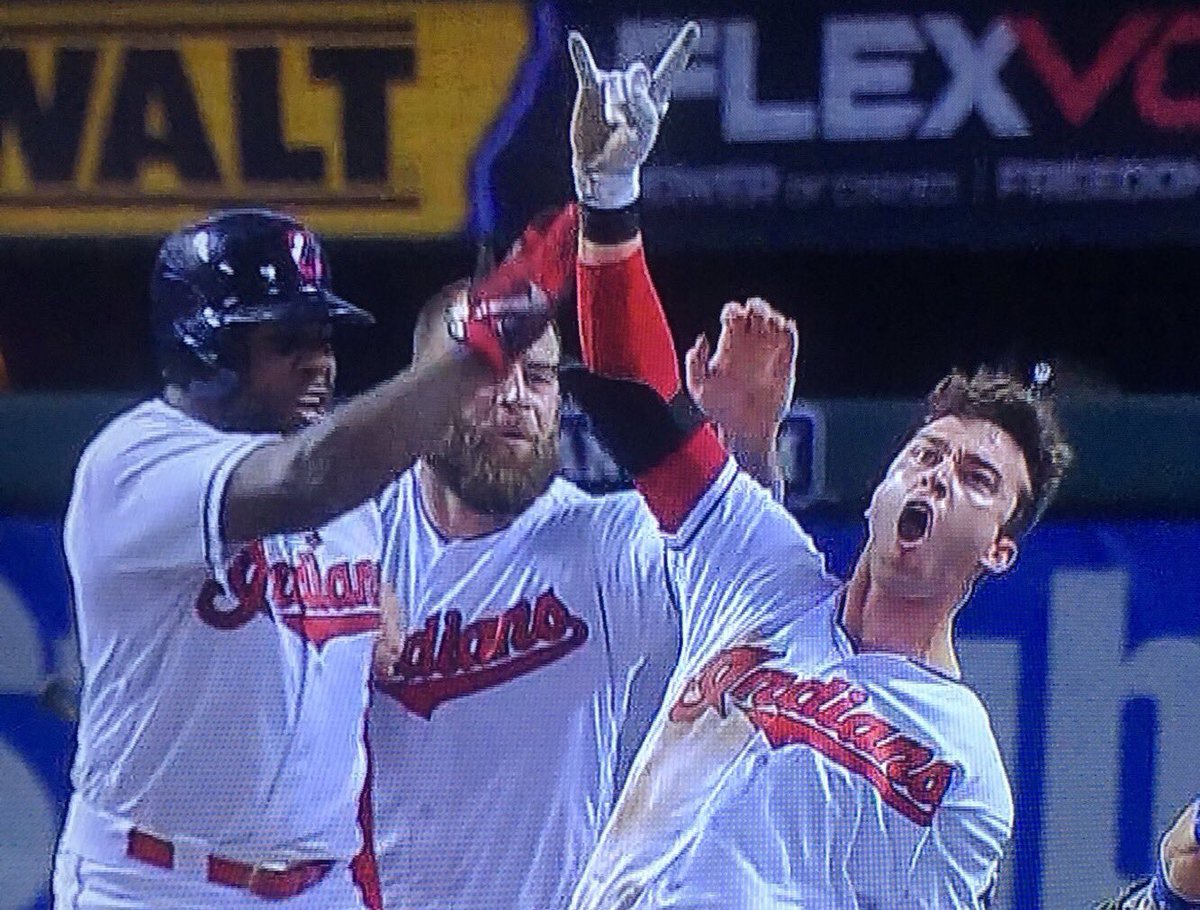 Naquin hits inside-the-park walk-off homer 