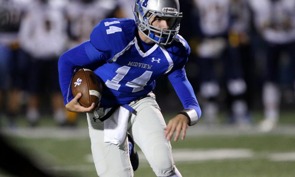 Dustin Crum Makes History; Leads Midview to 35-14 Win at Westlake