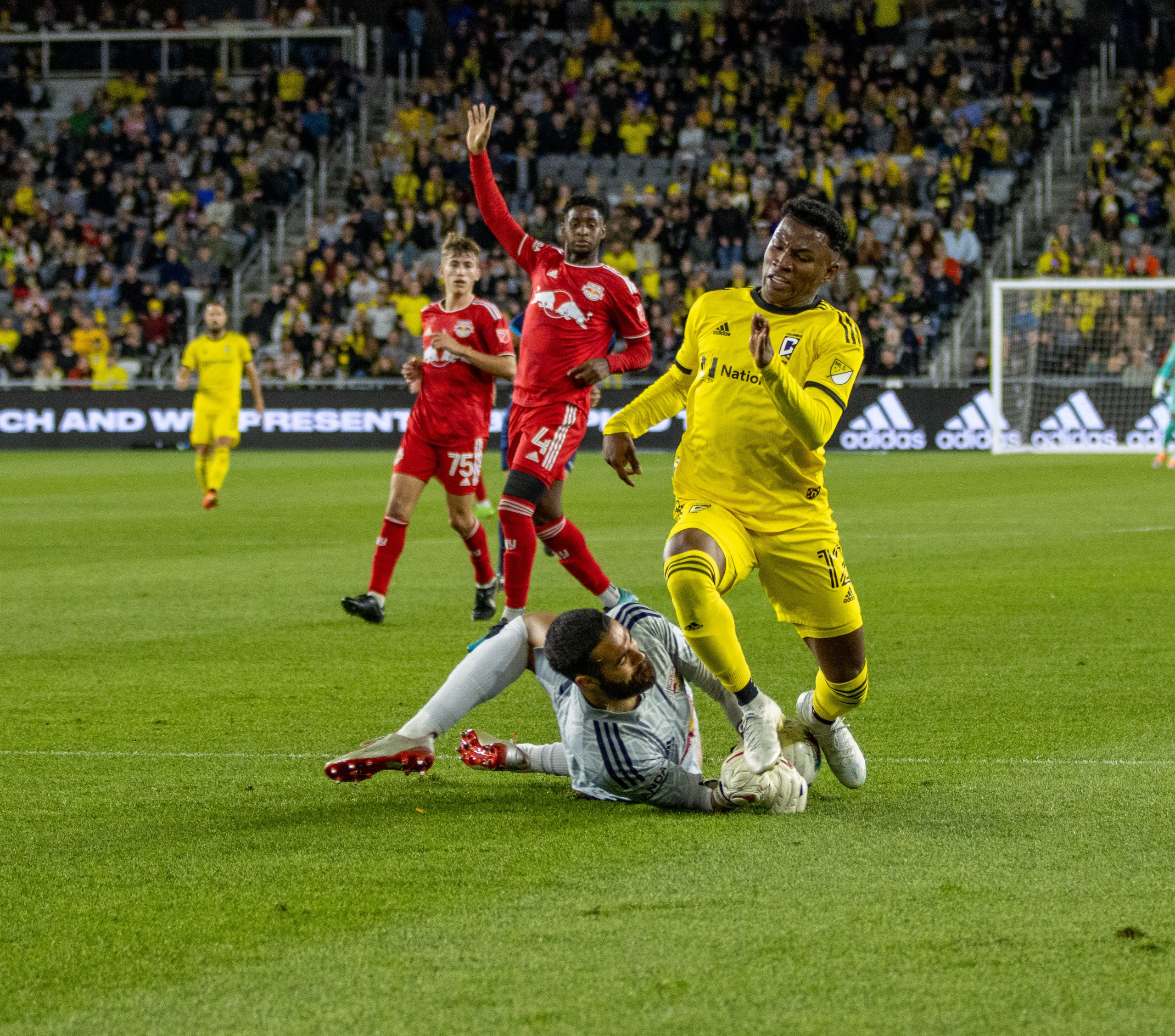 Red Bulls draw with Crew as Darlington Nagbe scores late