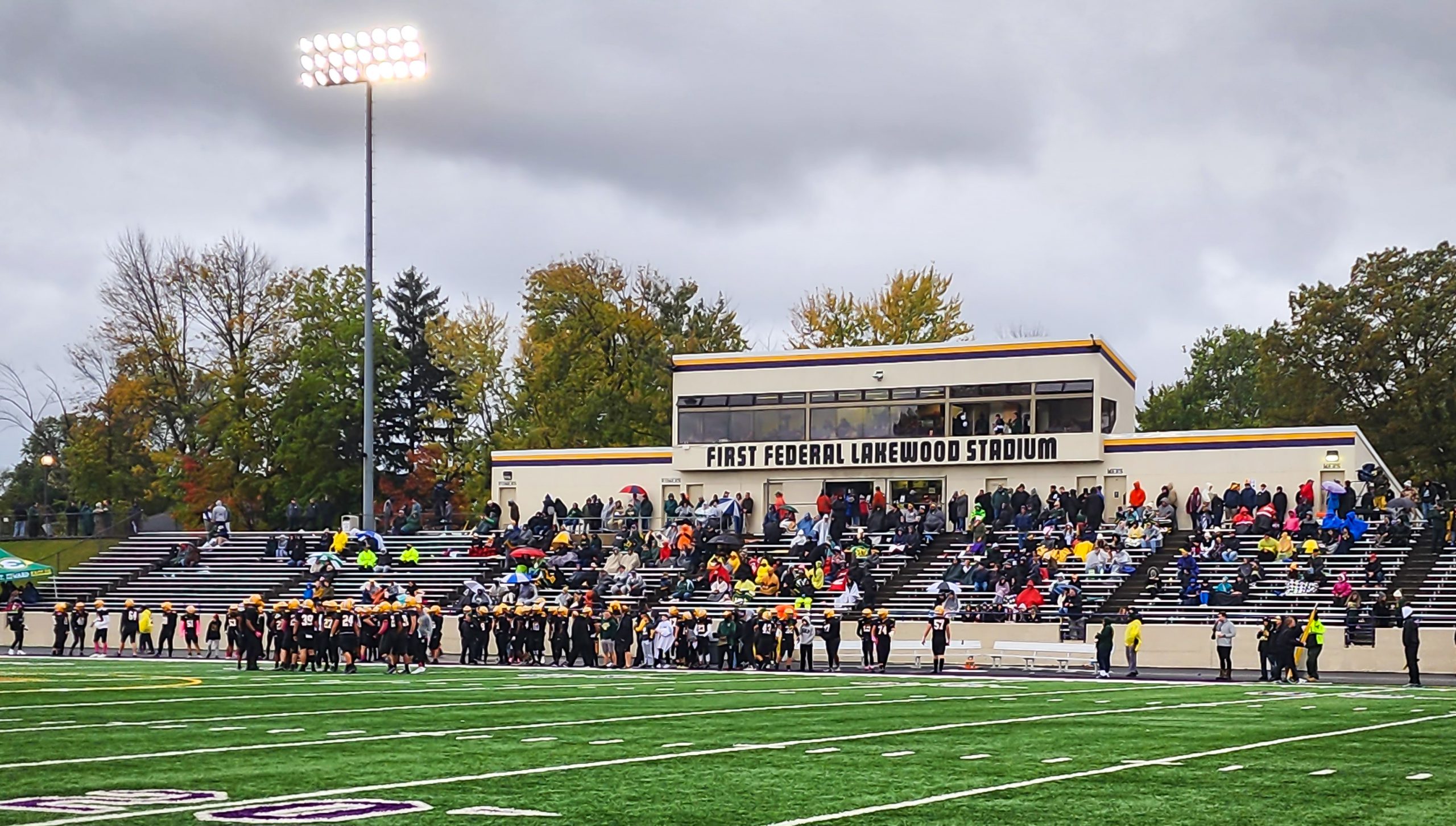 St. Edward Defeats Moeller 28-21 in Contest not Decided until Last Instant