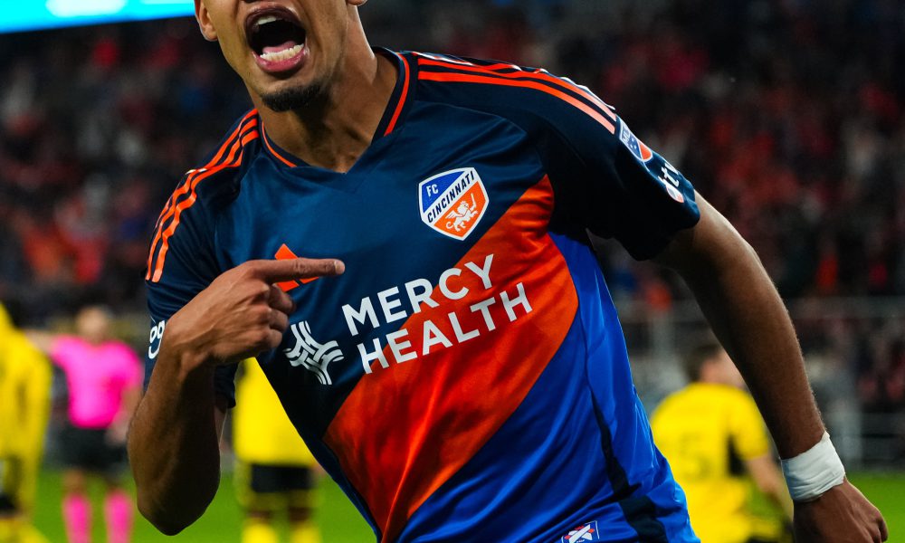 FC Cincinnati moves on in the MLS playoffs! Defeat Crew, 2-1.